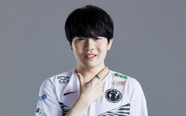 开云体育-Rookie官方宣布夺冠新规，C9引发争议！赢得满堂喝彩-开云体育